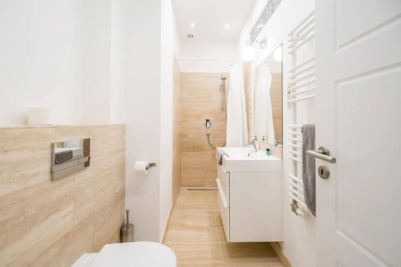 The Lion'S Loft Apartment - 4Br & 3Ba - Terrace - Ac Budapest
